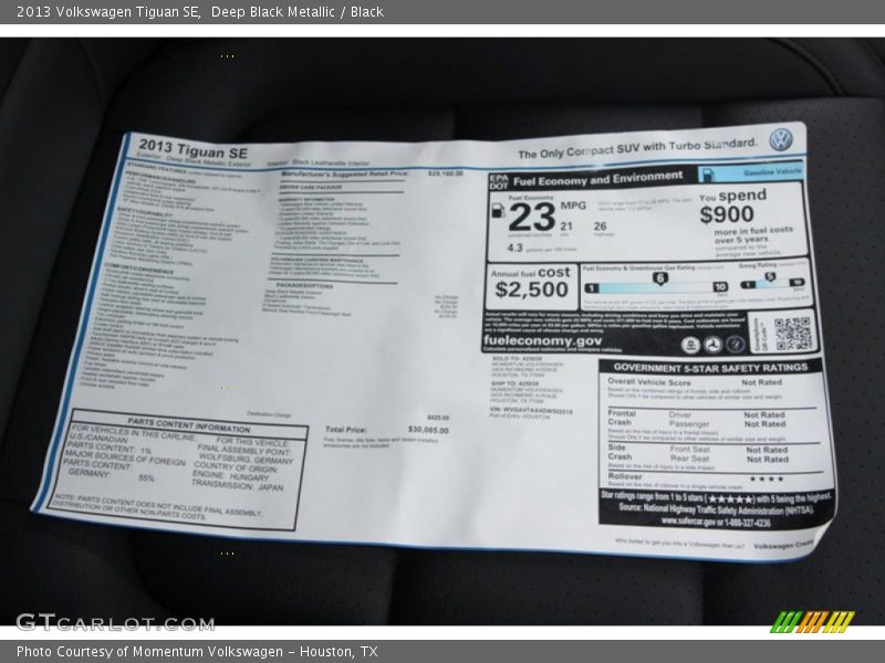 Deep Black Metallic / Black 2013 Volkswagen Tiguan SE
