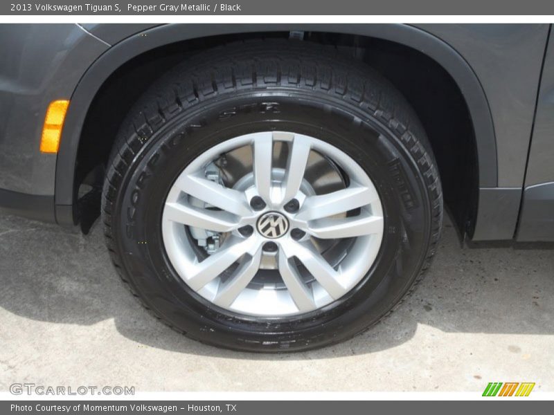 Pepper Gray Metallic / Black 2013 Volkswagen Tiguan S
