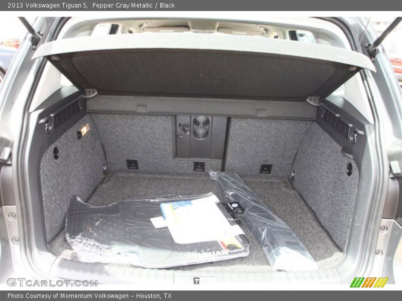 Pepper Gray Metallic / Black 2013 Volkswagen Tiguan S