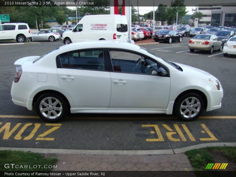 Aspen White / Charcoal 2010 Nissan Sentra 2.0 SR