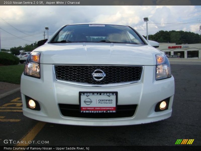Aspen White / Charcoal 2010 Nissan Sentra 2.0 SR