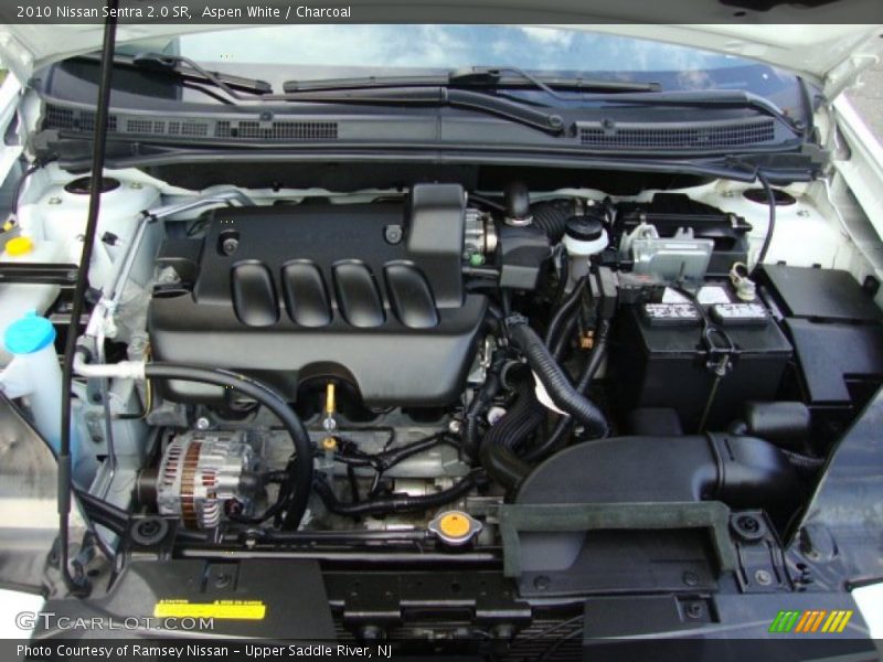 Aspen White / Charcoal 2010 Nissan Sentra 2.0 SR