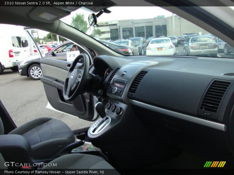 Aspen White / Charcoal 2010 Nissan Sentra 2.0 SR