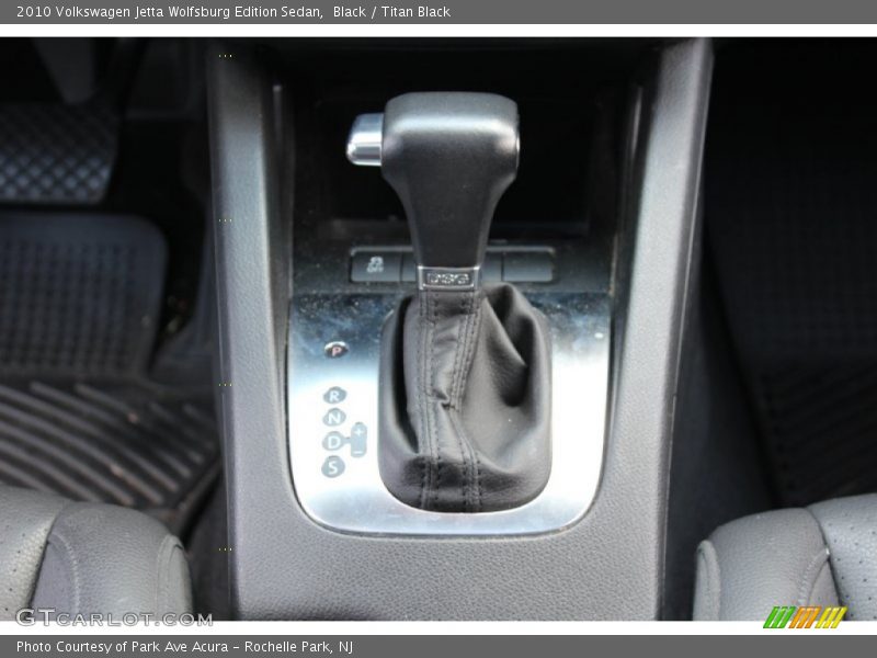 Black / Titan Black 2010 Volkswagen Jetta Wolfsburg Edition Sedan