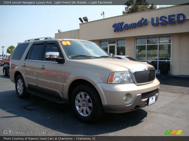 Light French Silk Metallic / Light Parchment 2004 Lincoln Navigator Luxury 4x4