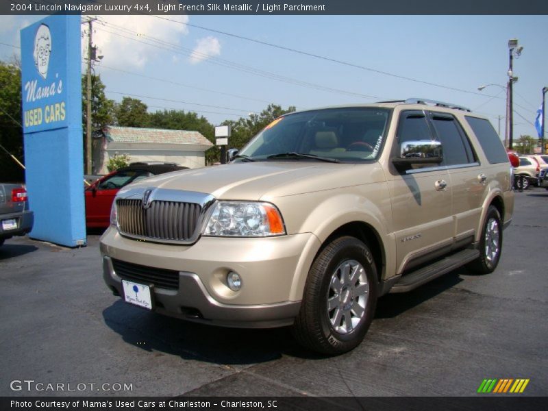 Light French Silk Metallic / Light Parchment 2004 Lincoln Navigator Luxury 4x4