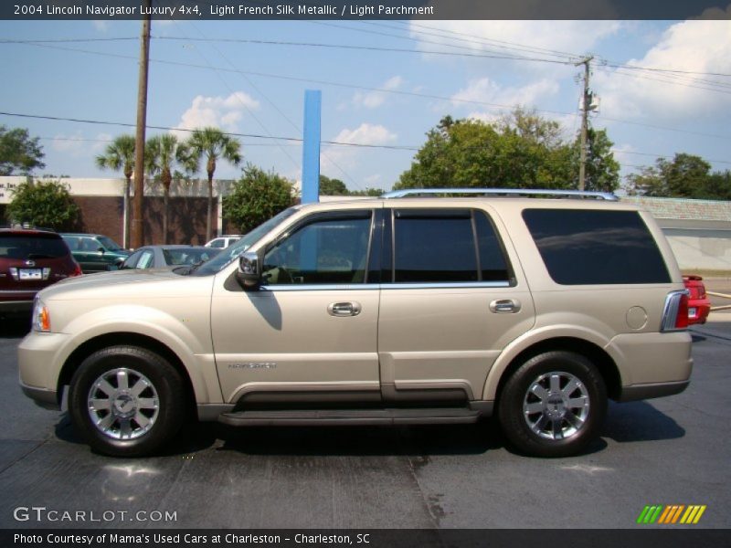 Light French Silk Metallic / Light Parchment 2004 Lincoln Navigator Luxury 4x4