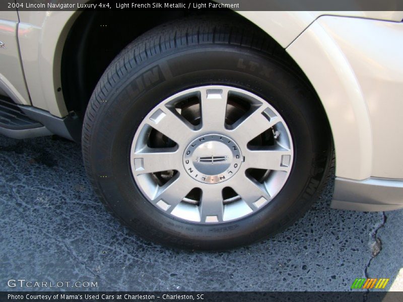 Light French Silk Metallic / Light Parchment 2004 Lincoln Navigator Luxury 4x4