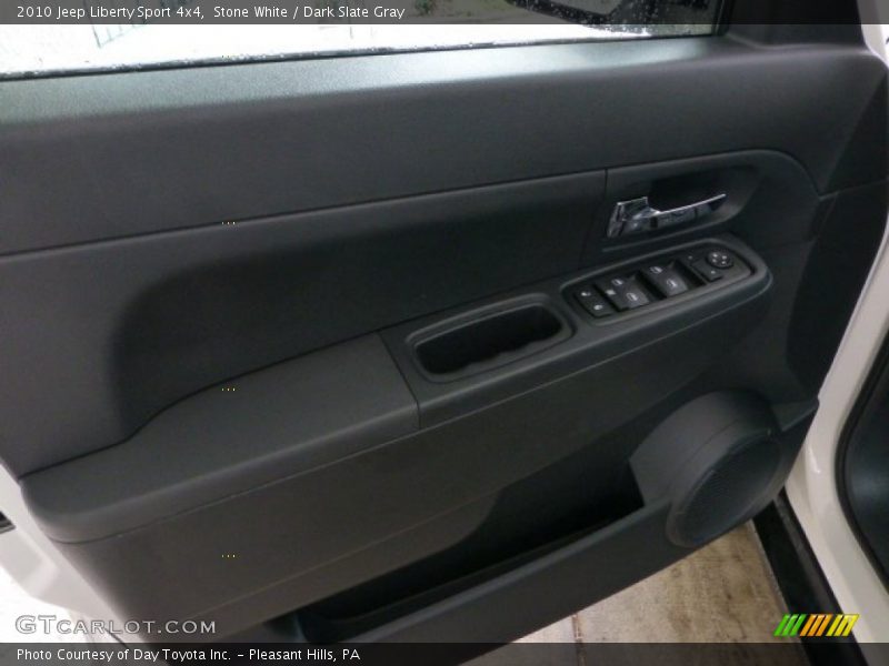 Stone White / Dark Slate Gray 2010 Jeep Liberty Sport 4x4