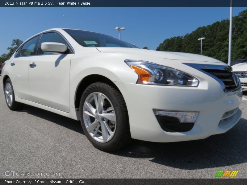 Pearl White / Beige 2013 Nissan Altima 2.5 SV
