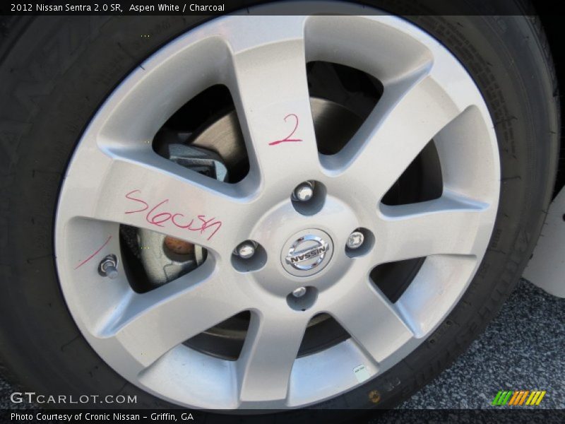 Aspen White / Charcoal 2012 Nissan Sentra 2.0 SR