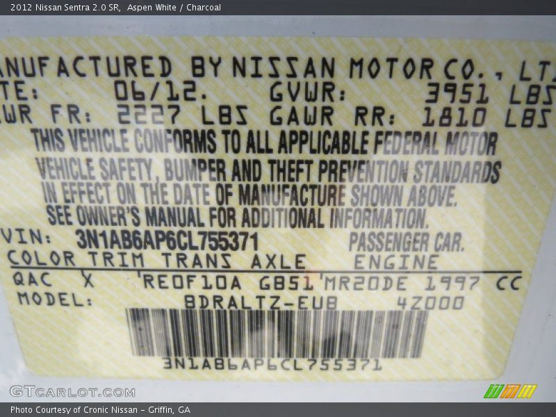 Aspen White / Charcoal 2012 Nissan Sentra 2.0 SR