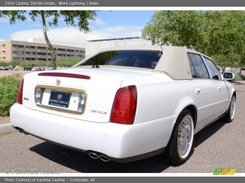 White Lightning / Shale 2004 Cadillac DeVille Sedan