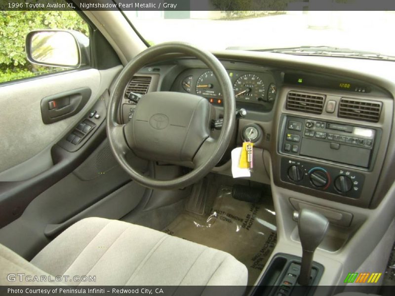 Nightshadow Pearl Metallic / Gray 1996 Toyota Avalon XL