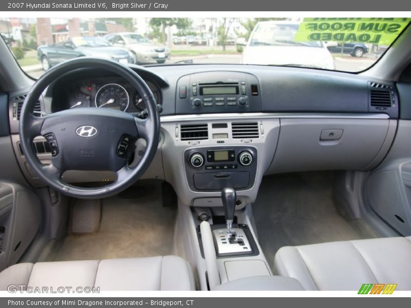 Dashboard of 2007 Sonata Limited V6