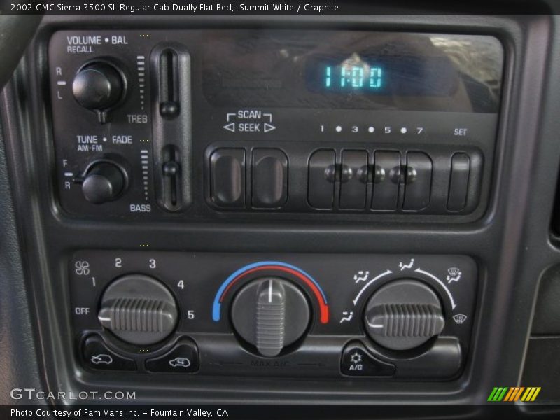 Summit White / Graphite 2002 GMC Sierra 3500 SL Regular Cab Dually Flat Bed