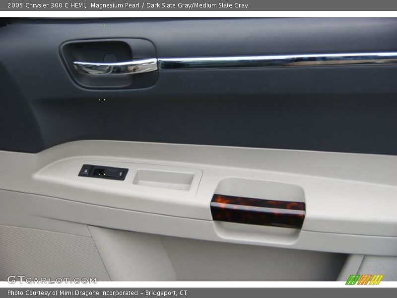 Magnesium Pearl / Dark Slate Gray/Medium Slate Gray 2005 Chrysler 300 C HEMI