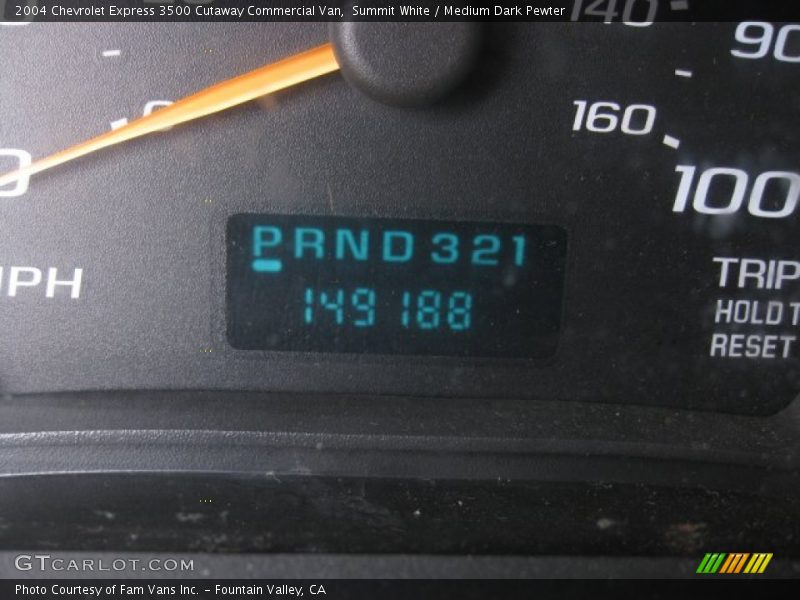 Summit White / Medium Dark Pewter 2004 Chevrolet Express 3500 Cutaway Commercial Van