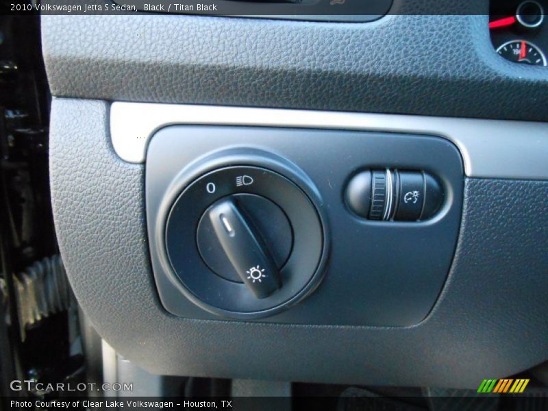 Black / Titan Black 2010 Volkswagen Jetta S Sedan