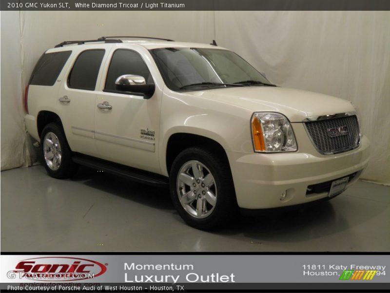 White Diamond Tricoat / Light Titanium 2010 GMC Yukon SLT
