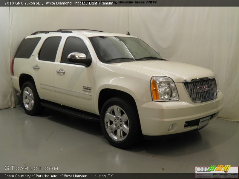 White Diamond Tricoat / Light Titanium 2010 GMC Yukon SLT