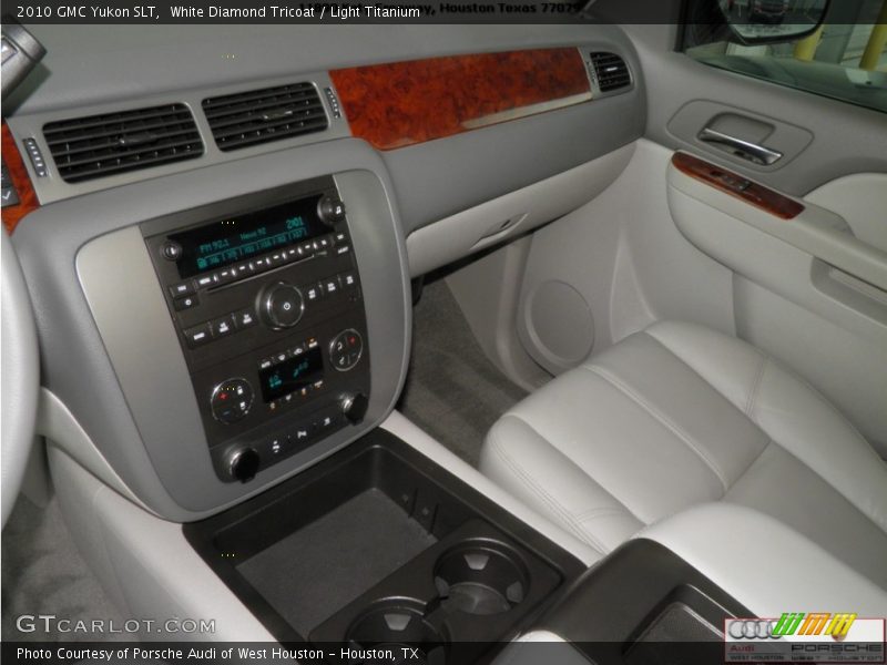 White Diamond Tricoat / Light Titanium 2010 GMC Yukon SLT