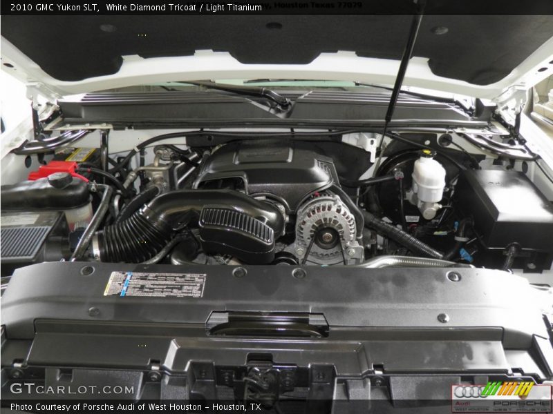 White Diamond Tricoat / Light Titanium 2010 GMC Yukon SLT
