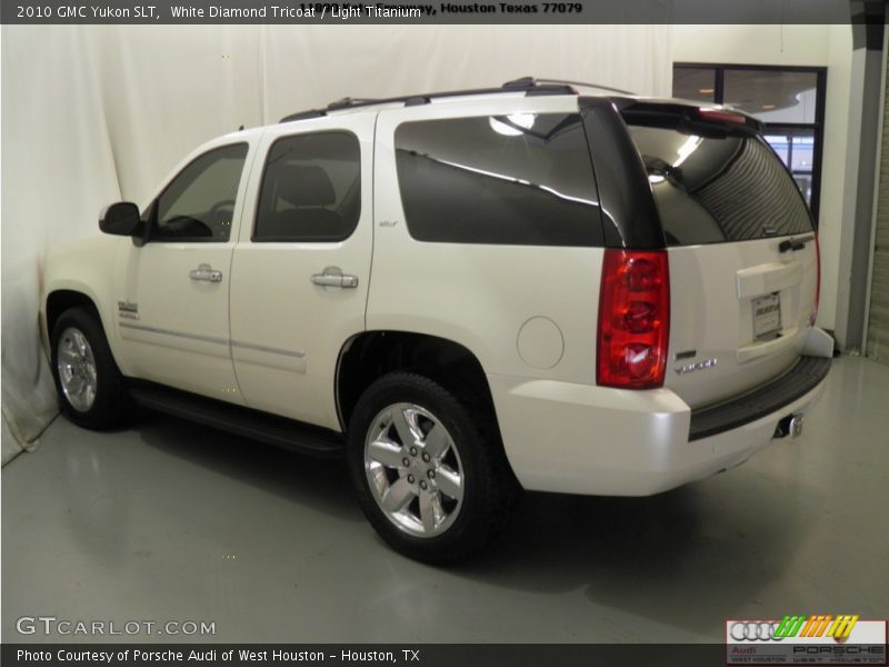 White Diamond Tricoat / Light Titanium 2010 GMC Yukon SLT
