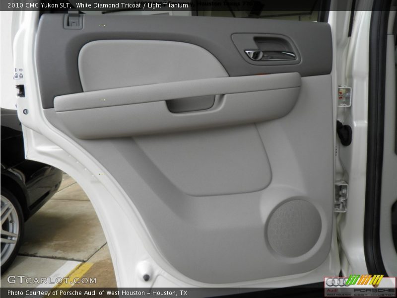 White Diamond Tricoat / Light Titanium 2010 GMC Yukon SLT