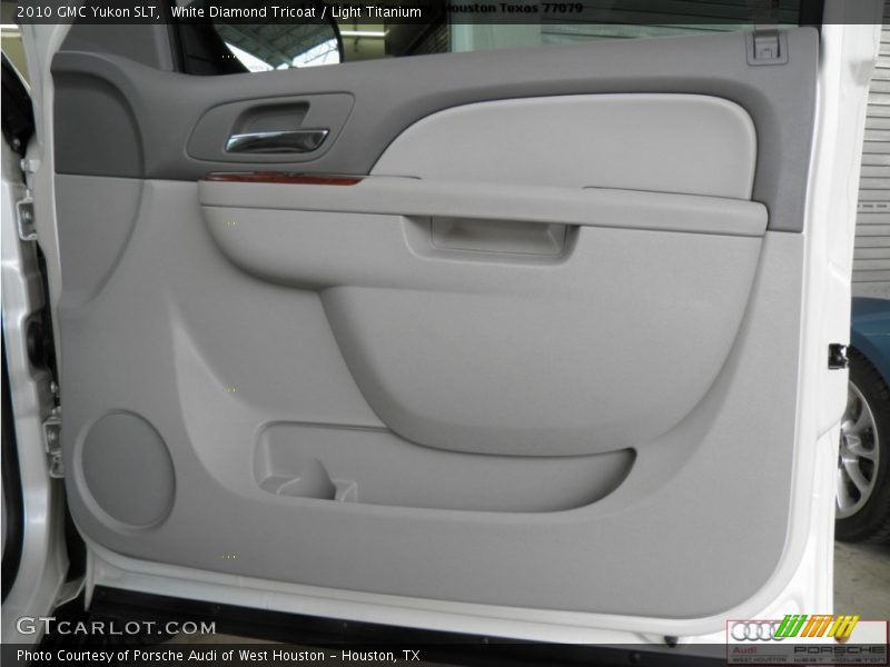 White Diamond Tricoat / Light Titanium 2010 GMC Yukon SLT
