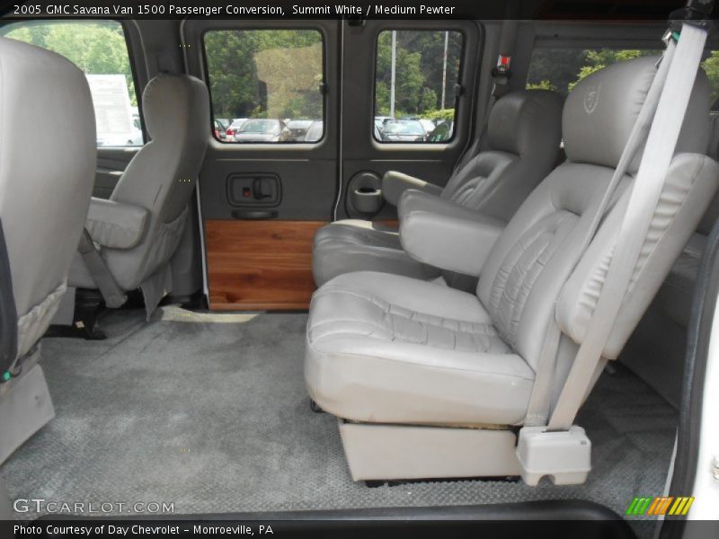 Summit White / Medium Pewter 2005 GMC Savana Van 1500 Passenger Conversion