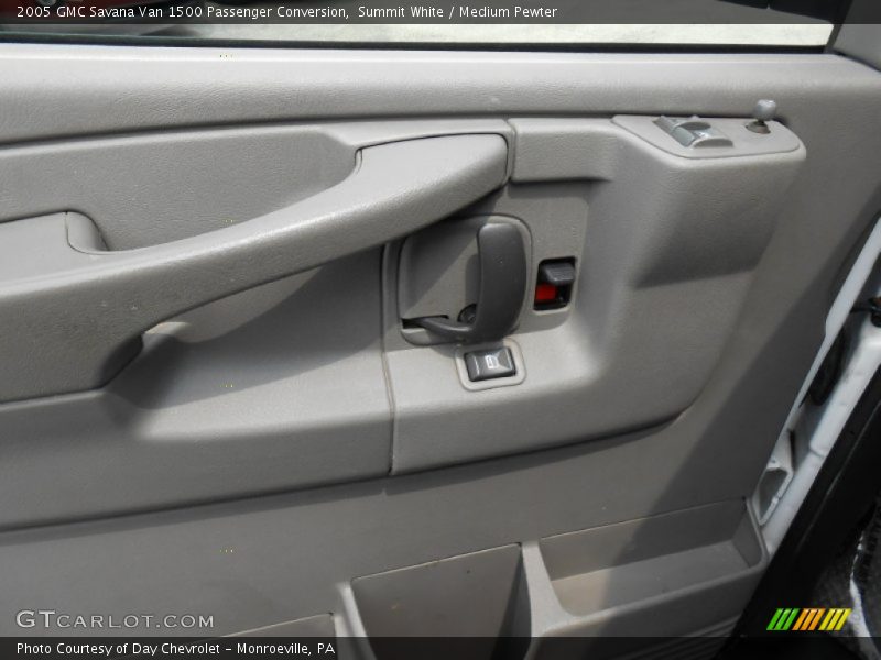 Summit White / Medium Pewter 2005 GMC Savana Van 1500 Passenger Conversion