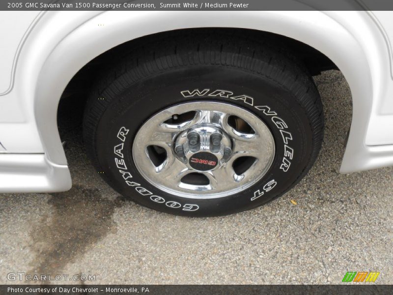 Summit White / Medium Pewter 2005 GMC Savana Van 1500 Passenger Conversion