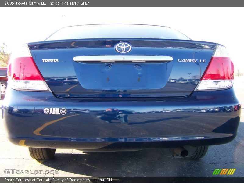 Indigo Ink Pearl / Gray 2005 Toyota Camry LE