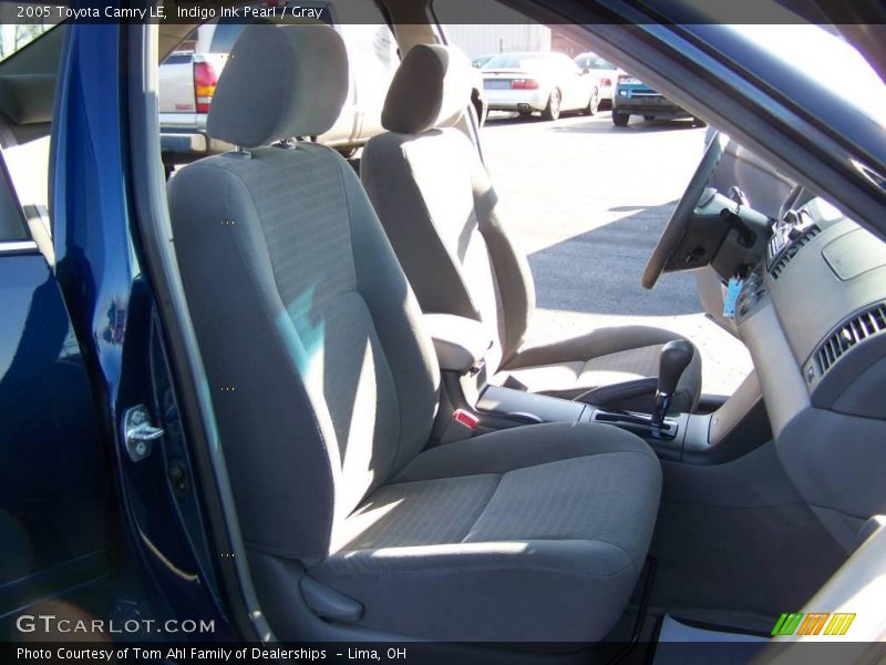 Indigo Ink Pearl / Gray 2005 Toyota Camry LE
