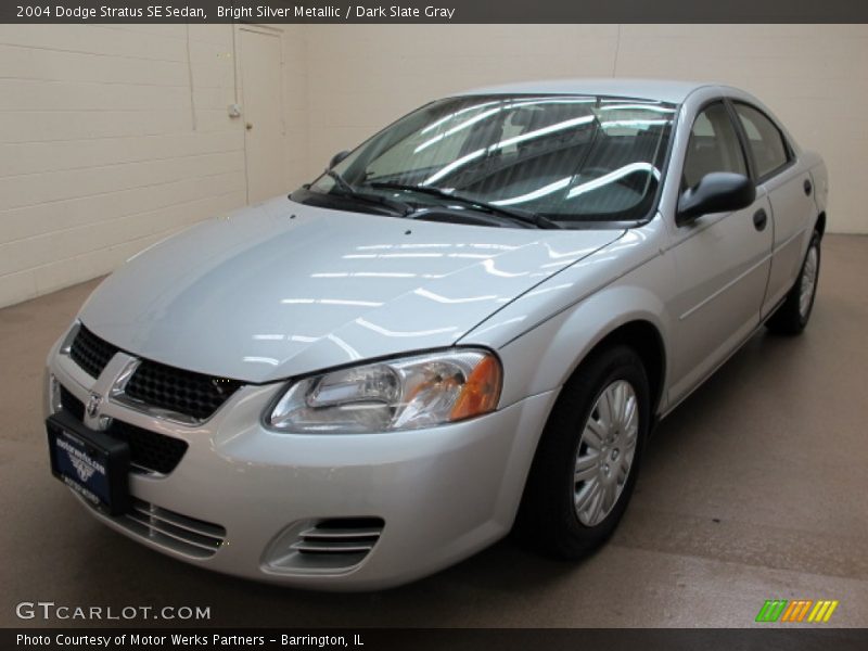 Bright Silver Metallic / Dark Slate Gray 2004 Dodge Stratus SE Sedan
