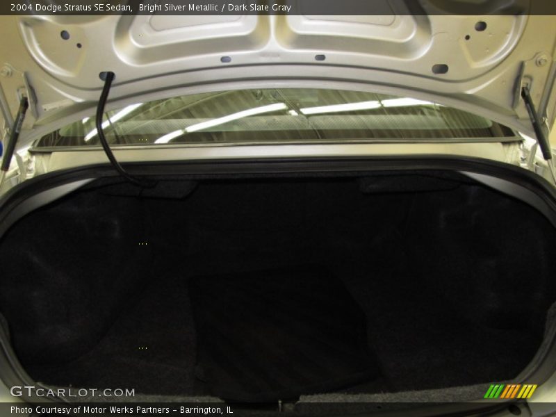 Bright Silver Metallic / Dark Slate Gray 2004 Dodge Stratus SE Sedan