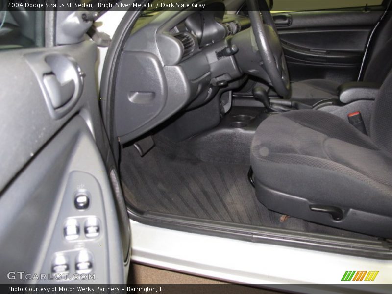 Bright Silver Metallic / Dark Slate Gray 2004 Dodge Stratus SE Sedan