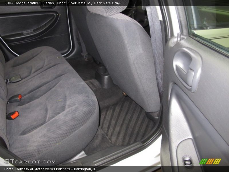 Bright Silver Metallic / Dark Slate Gray 2004 Dodge Stratus SE Sedan