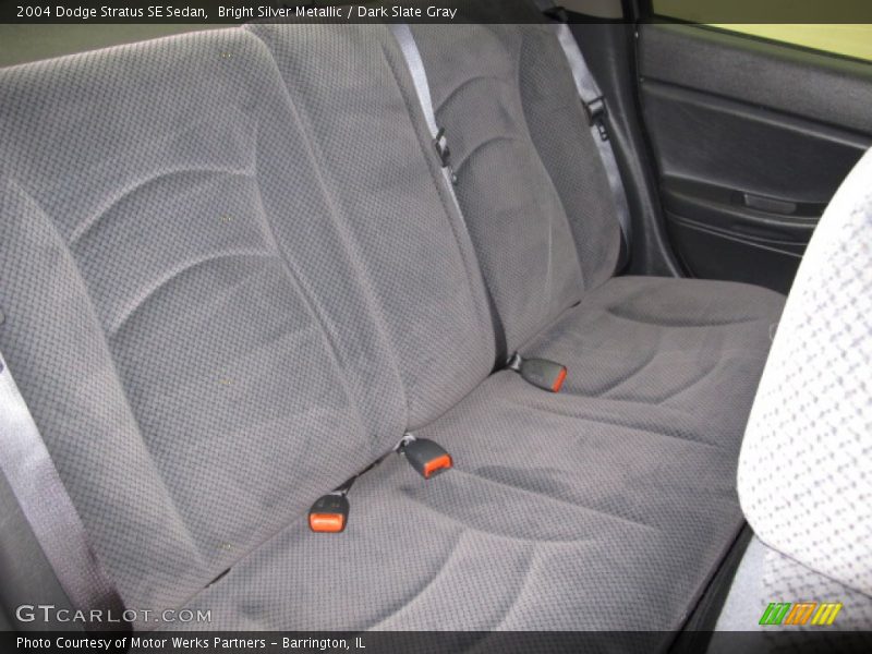 Bright Silver Metallic / Dark Slate Gray 2004 Dodge Stratus SE Sedan