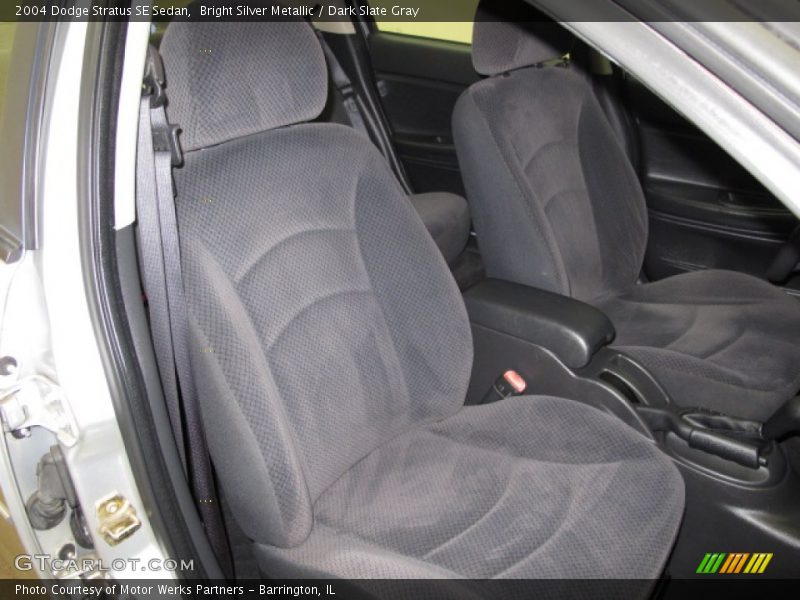 Bright Silver Metallic / Dark Slate Gray 2004 Dodge Stratus SE Sedan