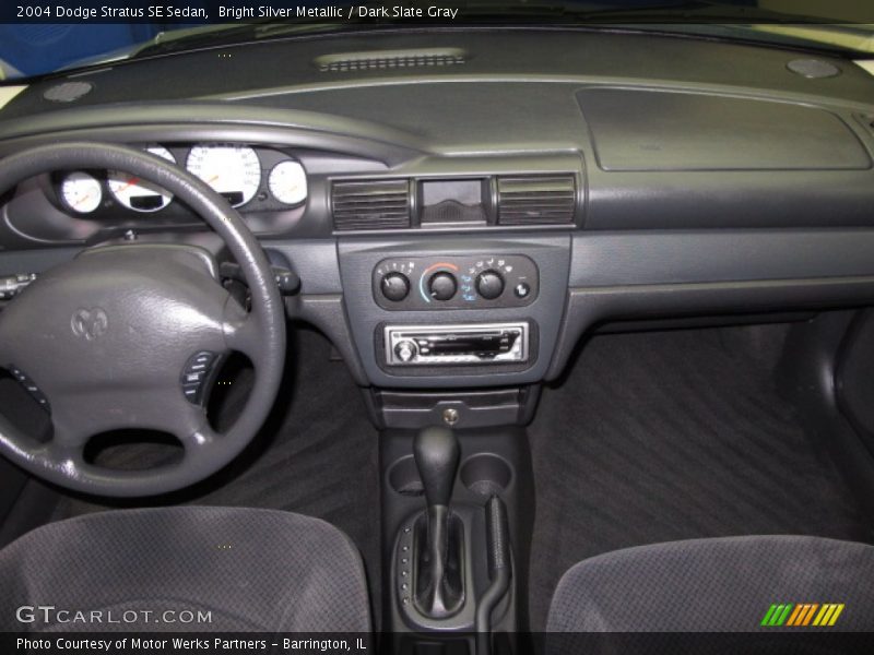 Bright Silver Metallic / Dark Slate Gray 2004 Dodge Stratus SE Sedan