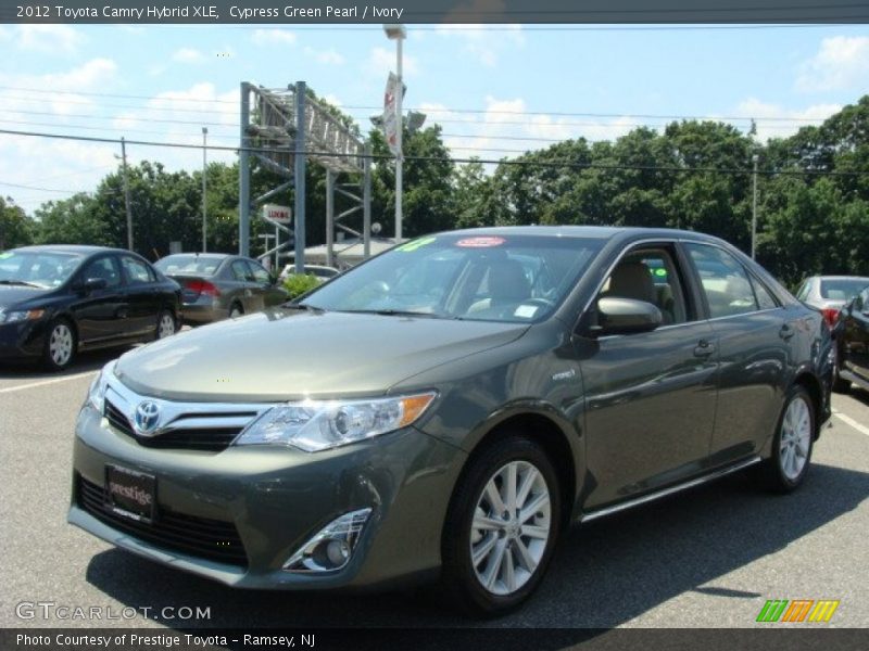 Cypress Green Pearl / Ivory 2012 Toyota Camry Hybrid XLE