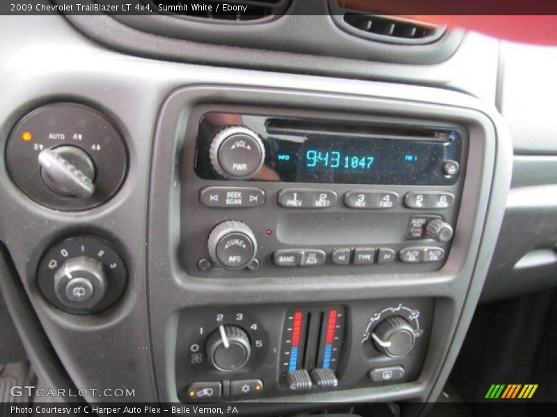 Summit White / Ebony 2009 Chevrolet TrailBlazer LT 4x4