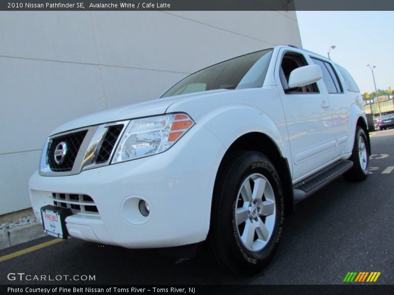 Avalanche White / Cafe Latte 2010 Nissan Pathfinder SE