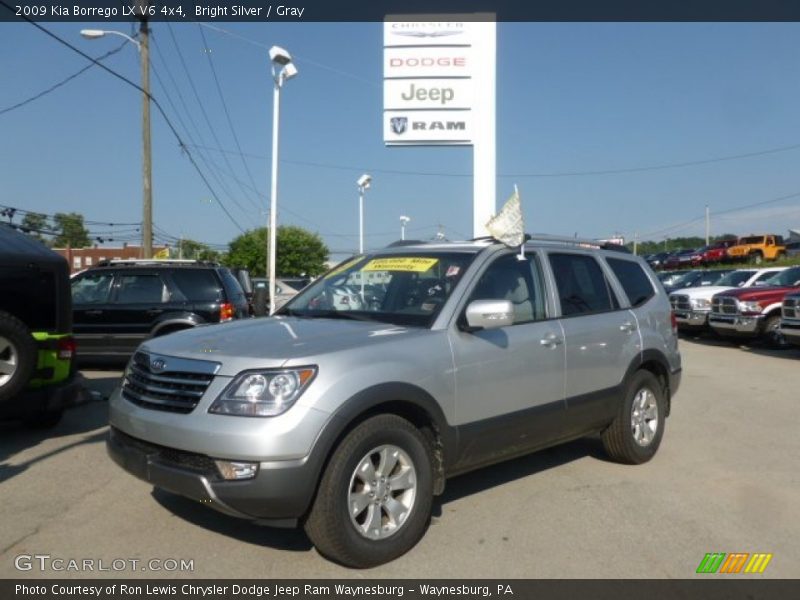 Bright Silver / Gray 2009 Kia Borrego LX V6 4x4