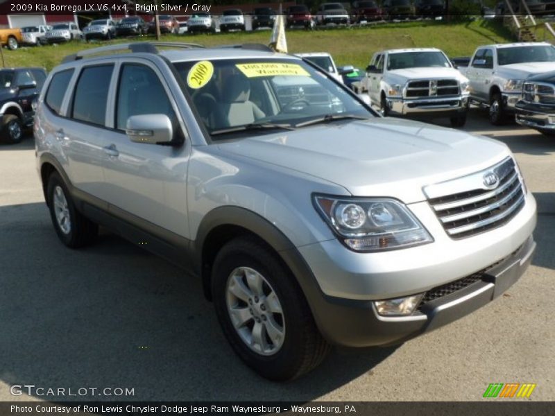 Bright Silver / Gray 2009 Kia Borrego LX V6 4x4