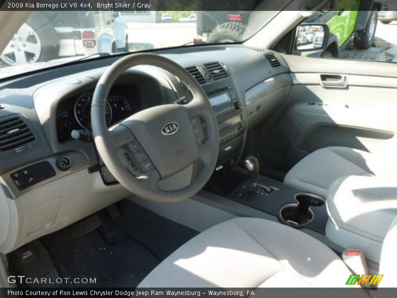 Bright Silver / Gray 2009 Kia Borrego LX V6 4x4