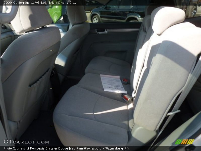 Bright Silver / Gray 2009 Kia Borrego LX V6 4x4