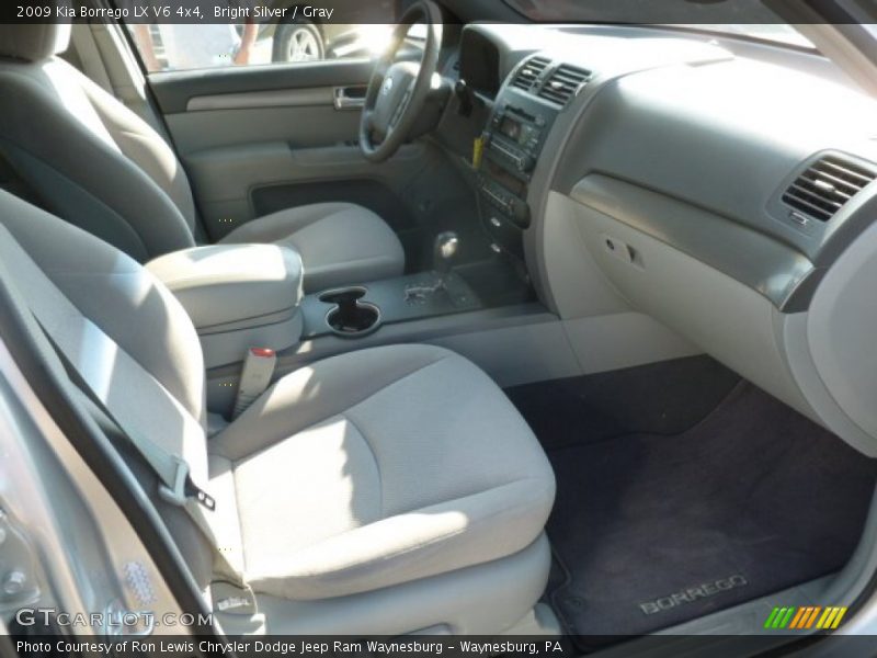 Bright Silver / Gray 2009 Kia Borrego LX V6 4x4